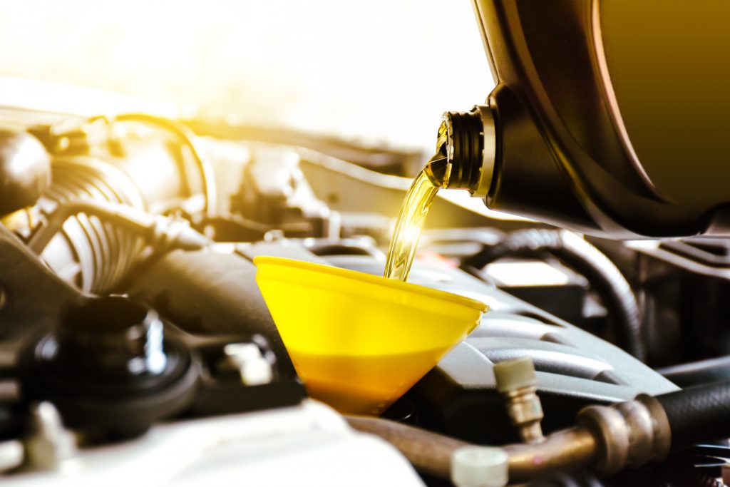 Ölwechsel beim Auto, Motoröl